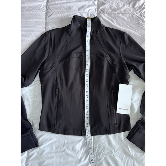 New Size 12 Lululemon Nulu Cropped Define Jacket Black Thumbholes Full Zip $138 - Picture 4 of 15